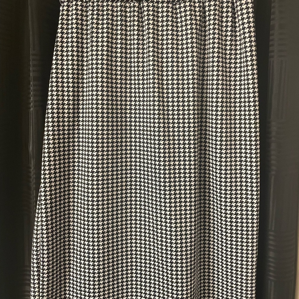 Zadie B’s Classic Black and White Houndstooth Skirt